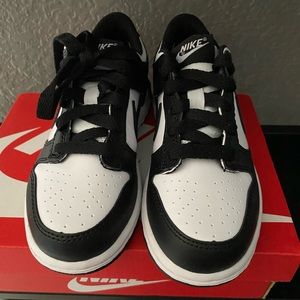 Nike Dunk Low Black/White Size: 12C (Little Kids)